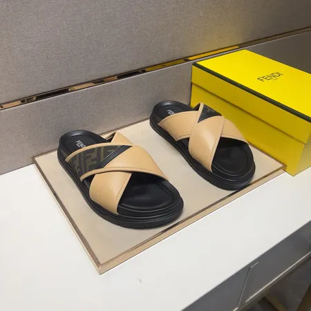 フェンディ スリッパ