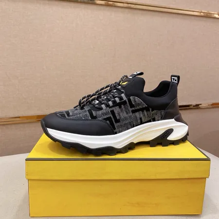 フェンディ スニーカー