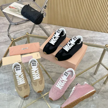 ミュウミュウ カジュアルシューズ