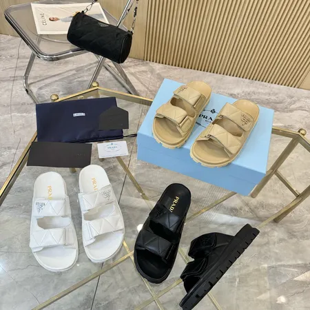 プラダ スリッパ