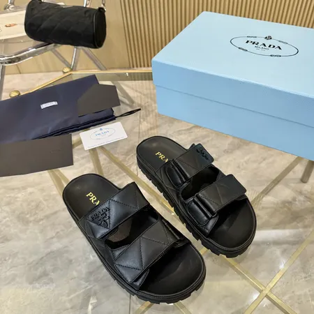 プラダ スリッパ