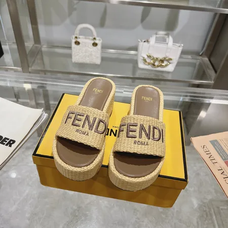 フェンディ サンダル