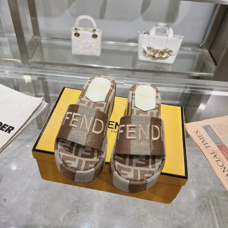 フェンディ サンダル