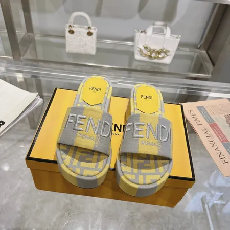 フェンディ サンダル