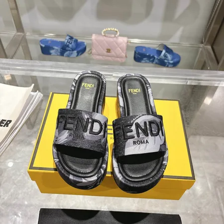 フェンディ サンダル