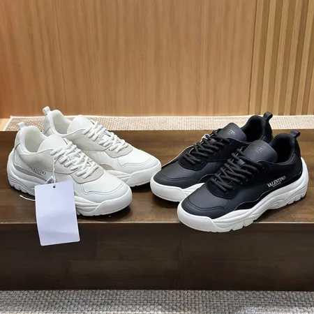 ヴァレンティノ スニーカー