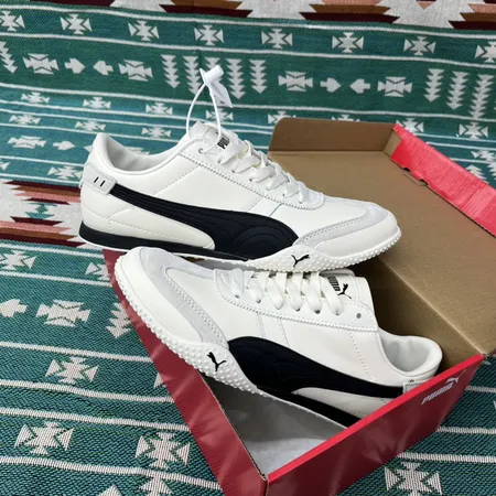 プーマ スニーカー