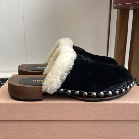 ミュウミュウ スリッパ