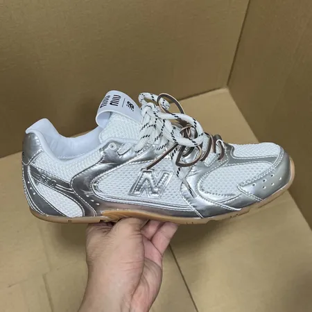 ミュウミュウ スニーカー