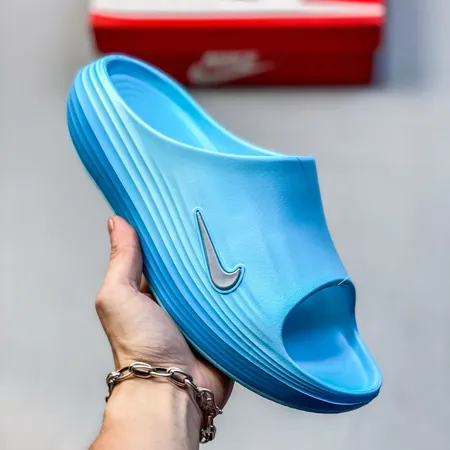 ナイキ スリッパ