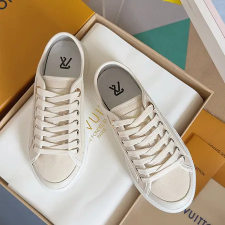 ルイヴィトン カジュアルシューズ