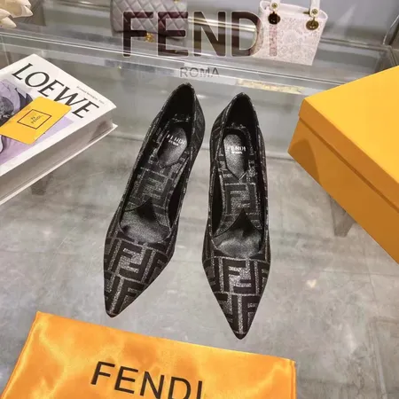 フェンディ サンダル