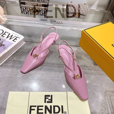 フェンディ サンダル