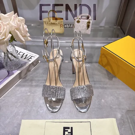 フェンディ サンダル