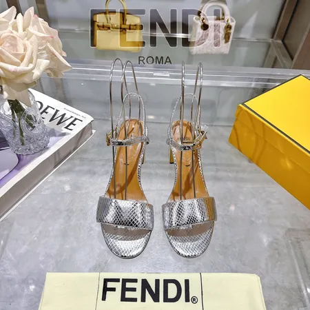 フェンディ サンダル