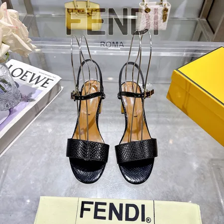 フェンディ サンダル