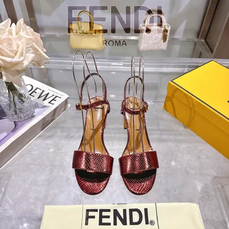 フェンディ サンダル