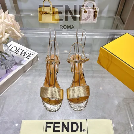 フェンディ サンダル