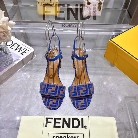 フェンディ サンダル