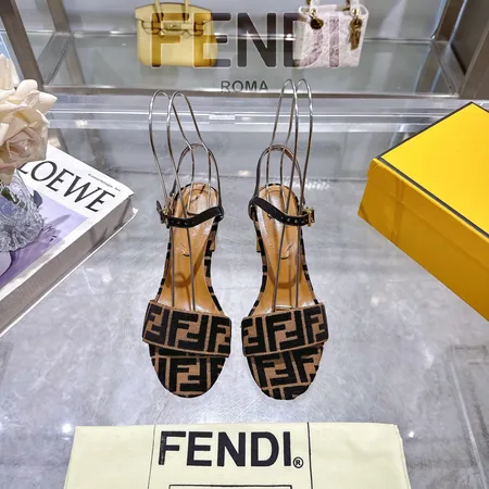 フェンディ サンダル