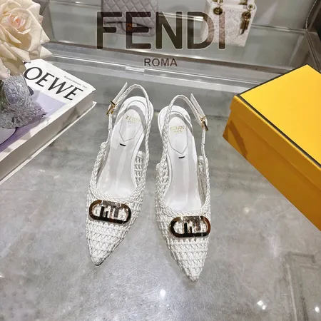 フェンディ サンダル