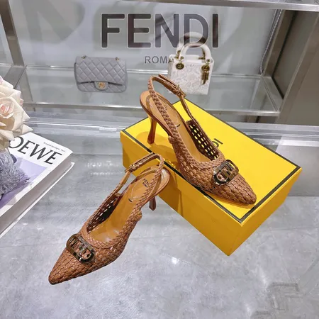 フェンディ サンダル