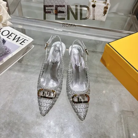 フェンディ サンダル