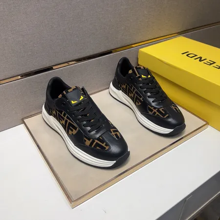 フェンディ カジュアルシューズ