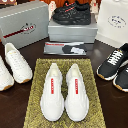 プラダ カジュアルシューズ