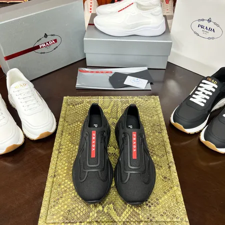 プラダ カジュアルシューズ