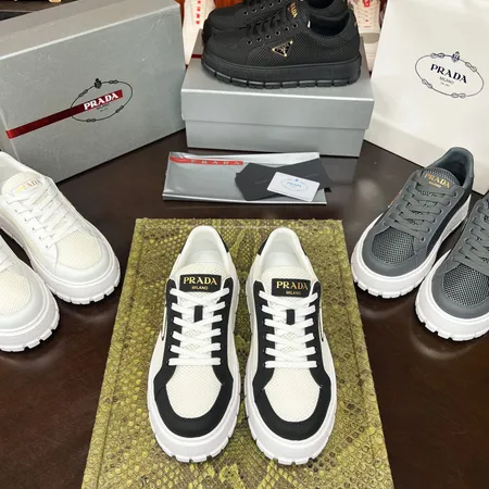 プラダ カジュアルシューズ
