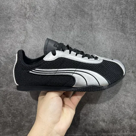 プーマ スニーカー