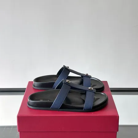 ヴァレンティノ スリッパ