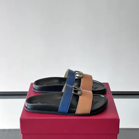 ヴァレンティノ スリッパ