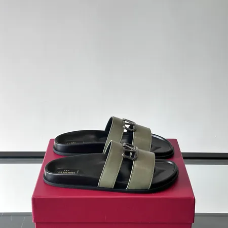 ヴァレンティノ スリッパ