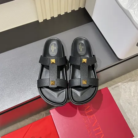 ヴァレンティノ スリッパ