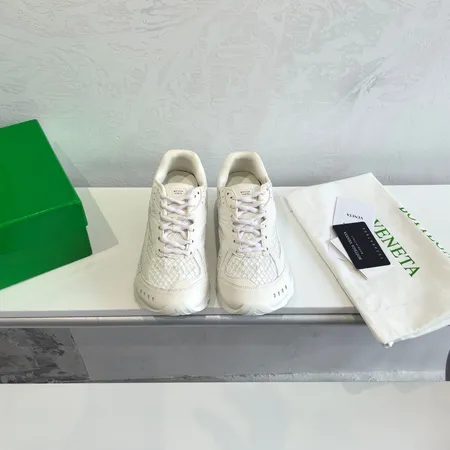 ボッテガ ヴェネタ スニーカー