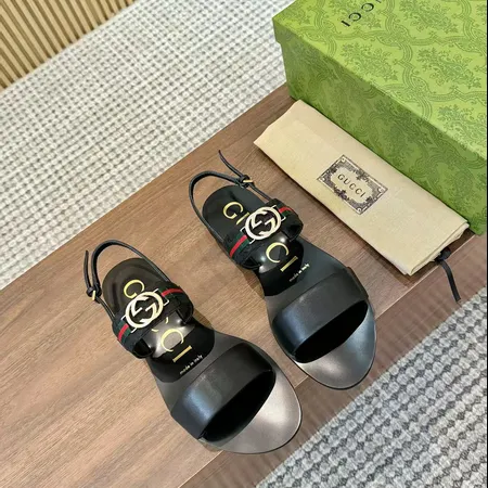 グッチ サンダル