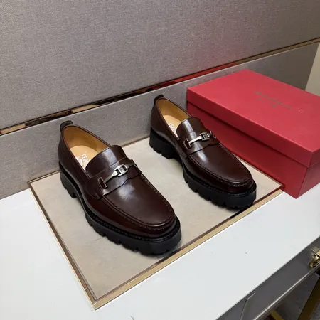 フェラガモ ビジネスシューズ