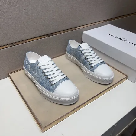 ジバンシィ カジュアルシューズ