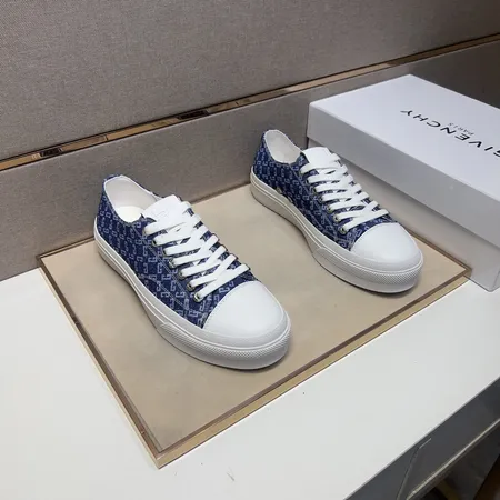 ジバンシィ カジュアルシューズ