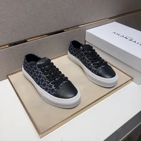 ジバンシィ カジュアルシューズ