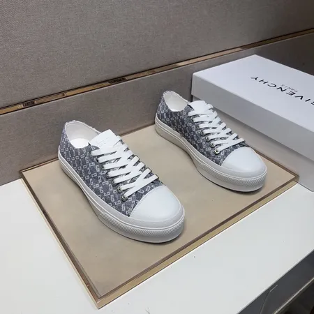 ジバンシィ カジュアルシューズ