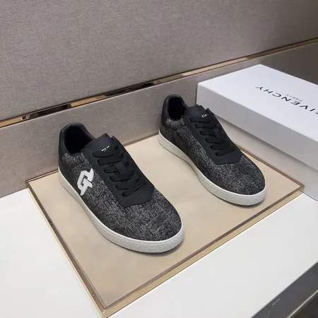 ジバンシィ カジュアルシューズ