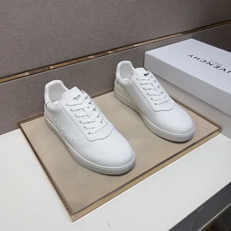 ジバンシィ カジュアルシューズ