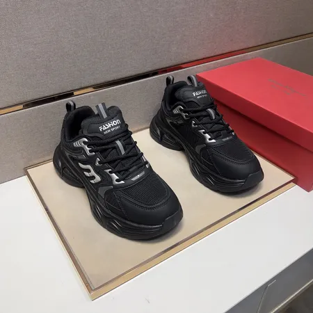 フェラガモ カジュアルシューズ