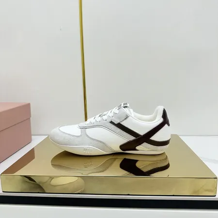 ミュウミュウ スニーカー