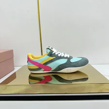 ミュウミュウ スニーカー