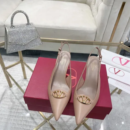 ヴァレンティノ サンダル