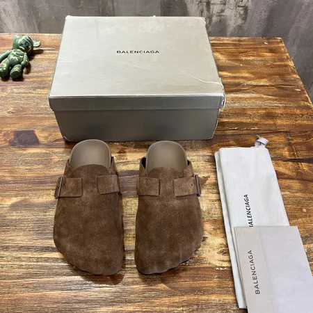 バレンシアガ スリッパ